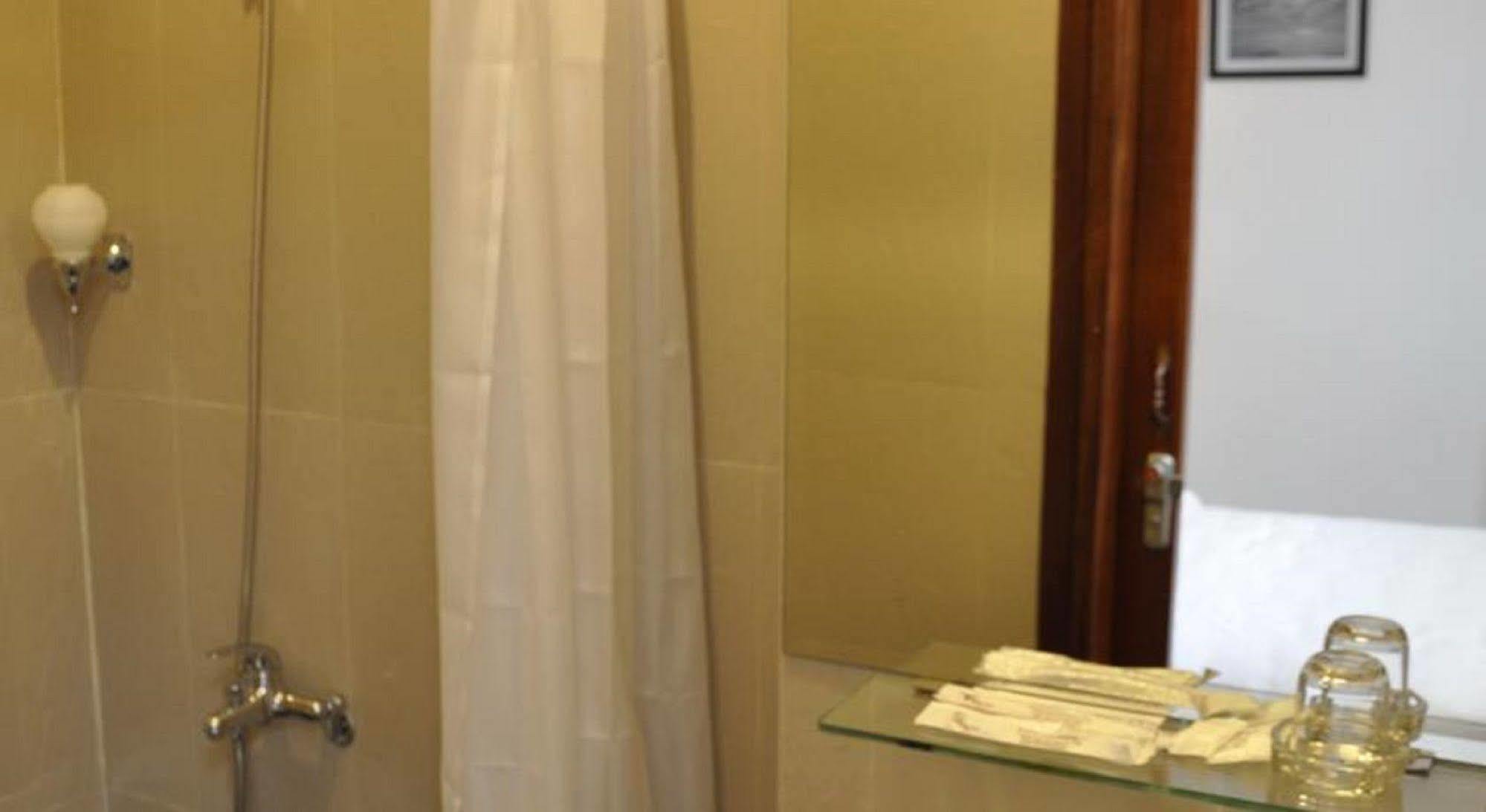 White Lion Hotel Nha Trang Buitenkant foto