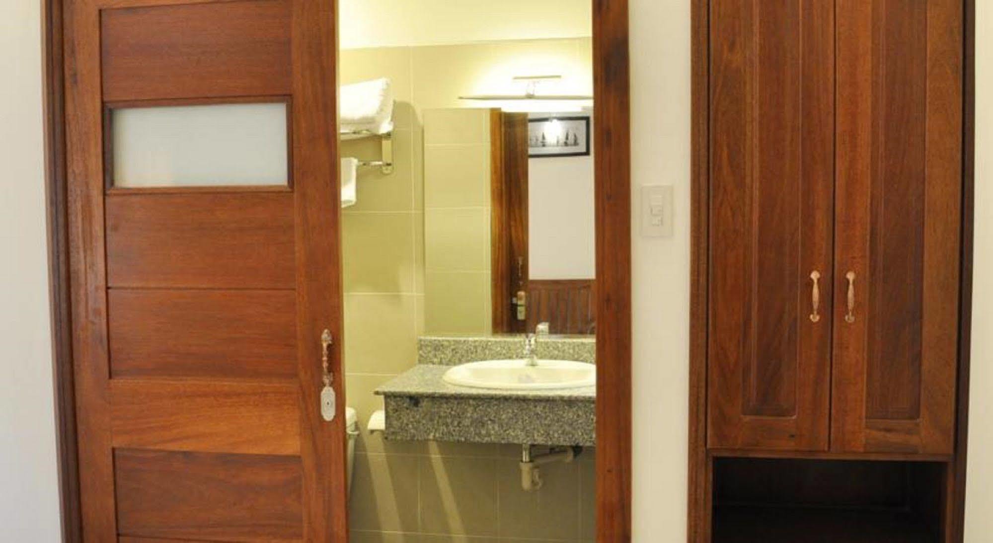 White Lion Hotel Nha Trang Buitenkant foto